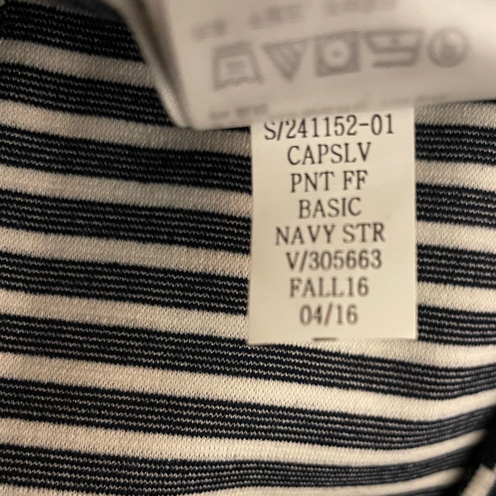 🆕 GAP Women's Striped Fit & Flare Skater Dress with Cap Sleeves 8 - Picture 4 of 16